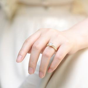 OAHLAN Set di Anelli Nuziali Romantici da Donna Placcati in Oro Fine <span class=keywords><strong>14K</strong></span> in Argento Sterling 925 con Zirconia Cubica da 1,25 CT a Taglio Brillante - Product Image 5