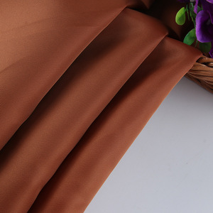 Tissu en taffetas de nylon 272, 120 GSM, poids moyen, teinture unie, résistant à l'eau, pour vêtements, manteaux et vestes - Product Image 3