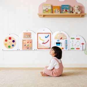 Tableau mural Montessori en bois naturel à 5 panneaux, en forme de nuage, pour activités sensorielles et jeux éducatifs - Product Image 1