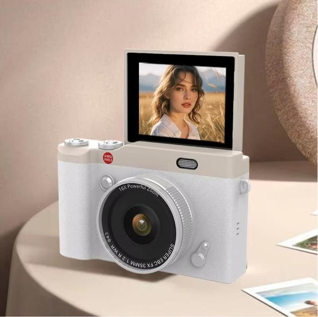180 ° Flip Selfie Screen 4K High Pixel Digital Camera with 2.4-inch HD Display and Rechargeable Battery