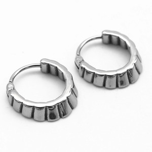 Pendientes de aro yunique de acero de titanio unisex, joyería de diseño geométrico redondo de acero inoxidable 316 - Product Image 5