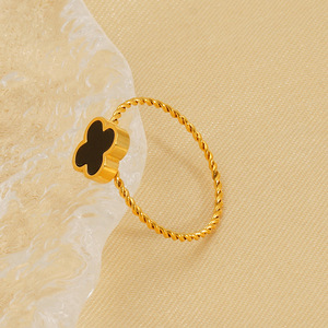 Anello a catena in acciaio inossidabile placcato oro 18K con motivo placcato a 4 foglie anello con conchiglia di fiori moda donna negozio di anelli Online - Product Image 4
