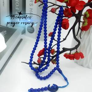 Venta al por mayor de 99 cuentas de oración musulmanas étnicas de resina de 8 mm con dijes de estrella y luna, borlas decorativas Dhikr Tasbih, marca YASEEN - Product Image 1