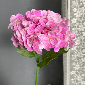 Fiore di Ortensia Bianca Realistico da 45 cm per Archi Nuziali, Palchi e Centrotavola, Bouquet Floreale, Ortensia da Sposa - Product Image 3