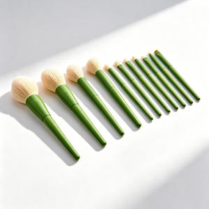 Ensemble de 11 pinceaux de maquillage verts, poils en nylon, manche en bois, design dispersé pour le blush des joues, pinceaux cosmétiques pour le visage avec sac - Product Image 2