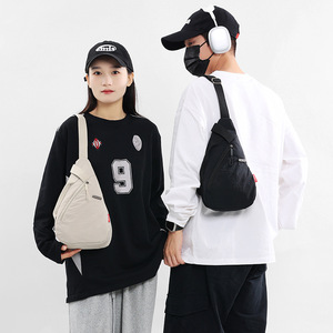 Riñonera cruzada sencilla a la moda para hombres y mujeres, bolso de pecho de estilo deportivo de nailon ligero a la moda, Mochila pequeña impermeable - Product Image 5
