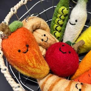 Collection de poupées légumes mignonnes en feutre de laine pur fait main, pendentif fini, accessoires de sac Miu, porte-clés, 31cm-50cm - Product Image 4