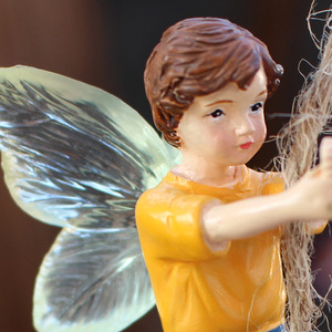 Fata delle fiori in resina con mini pneumatico per decorazioni da giardino delle fate, decorazione per piante grasse, elemento decorativo sospeso per spazi esterni affascinanti - Product Image 4