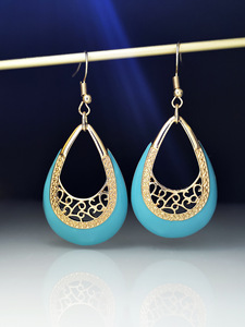 Orecchini Pendenti Vintage con Smalto Intagliato e Motivo Blu, Accessori di Moda per Donne - Product Image 3
