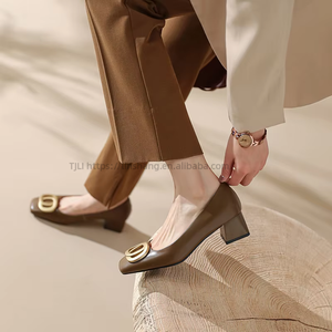 Tacones Altos de Diseñador con Punta en Pico, Elegantes y Sexys de 6cm, con Brillantes Pedrerías para Mujer - Product Image 3