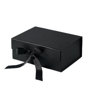 Prêt à Expédier Boîte de Papier de Vêtements à Rabat Magnétique Blanc de Luxe Boîtes Cadeaux Pliables à Fermeture Magnétique avec Ruban Noir Rose - Product Image 6