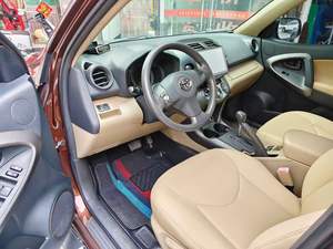 Toyota RAV4 2.0L Edición Premium 2013 Usada, Automática, Tracción Delantera, Gasolina, SUV en Excelentes Condiciones de Funcionamiento, Mejor Precio de Venta - Product Image 5