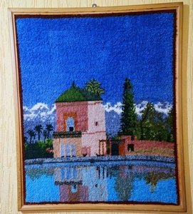 Tapisserie murale rectangulaire en laine légère faite à la main, broderie paysage marocain, décoration artistique pour la maison - Product Image 1