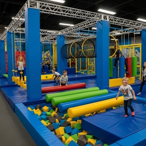 Ensemble de jeux d'escalade Ninja Warrior pour écoles et jardins d'enfants - Antidérapant et absorbant les chocs - Product Image 1