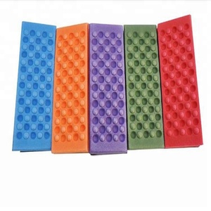 <span class=keywords><strong>Tapis</strong></span> <span class=keywords><strong>de</strong></span> camping pliant <span class=keywords><strong>ultra</strong></span> léger et résistant à l'humidité pour l'été, le camping en plein air, les pique-niques, les traversins et les coussins <span class=keywords><strong>de</strong></span> <span class=keywords><strong>yoga</strong></span>. - Product Image 4