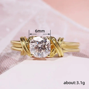 Anello a Forma Rotonda con Design Incrociato Creativo per Donne - Product Image 5