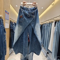 Nouvelle collection Printemps 2026 – Pantalon large en jean bicolore à empiècements diagonaux pour femme grande taille, style streetwear américain drapé