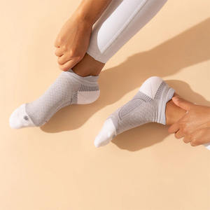 Chaussettes de course à la cheville athlétiques Chaussettes de sport légères à talon pour hommes femmes - Product Image 3