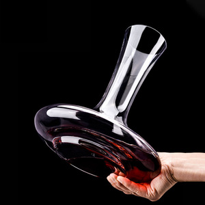 עיצוב יוקרה מודרני גביש יין אדום דקנטר יין מתכת נטול עופרת יין אדום מנפק זכוכית שקוף דק לשימוש ביתי - Product Image 4