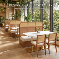 Chaises de salle à manger en rotin, chaise à dossier en rotin tressé avec structure en bois massif pour café et bar en bord de mer, marina, skyline, rivière, port