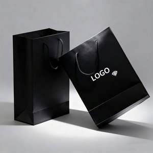 Bolsa de Papel Negra Mate de Alta Calidad con Logotipo Personalizado para Pestañas Postizas, con Cuerda Negra - Product Image 1