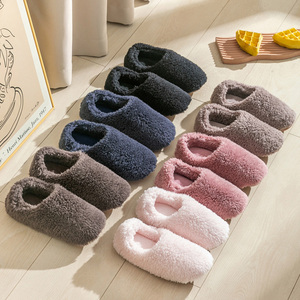 Pantofole Invernali Calde Multicolore per Famiglia <span class=keywords><strong>con</strong></span> Logo Personalizzato in PVC, Suola Antiscivolo e Punta Arrotondata - Product Image 1