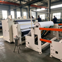 Machine à rembobiner le papier toilette de 1600 mm, petite ligne de production de rembobineuses de rouleaux de papier