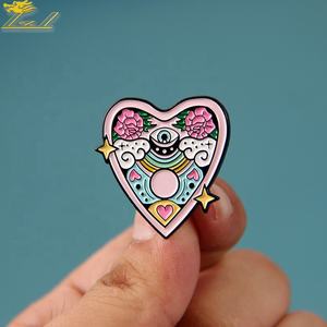 หมุดปักรูปหัวใจหมุดดอกไม้เคลือบฟันอ่อนแข็งป้ายโลหะที่กำหนดเองสำหรับการตกแต่ง - Product Image 3
