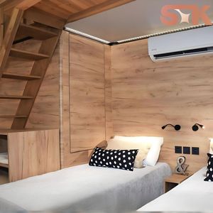 เต็นท์แกลมปิ้งพรีเมียมพร้อมโครงสร้างไม้สองชั้นและหน้าต่างกระจกขนาดใหญ่สำหรับพักผ่อนกลางแจ้งในรีสอร์ท สวน สปา SXKON Glamping 06 - Product Image 6