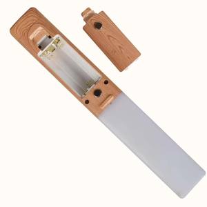 ไฟติดผนังไร้สายแบบพกพา แม่เหล็กติดตั้งได้ ใช้ในบ้าน บันได ตู้ ไฟ LED ชาร์จ USB ได้ ลายไม้ พร้อมเซ็นเซอร์ตรวจจับความเคลื่อนไหว ใช้เป็นไฟกลางคืน - Product Image 6