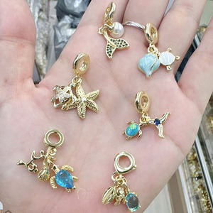 CZ9155 meduse in smalto placcato oro 18K CZ Micro pavé pesce tartaruga stelle Marine guscio meduse vita marina ciondola charm - Product Image 1