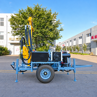 Foreuse de puits d'eau remorquable 260m avec mât pliable machine de forage de puits d'eau diesel 74kW pour alimentation rurale