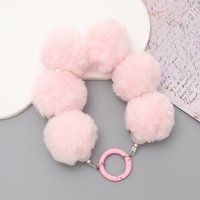 Cordon de téléphone perlé avec pompon, dragonne en peluche moelleuse, jolie chaîne décorative à suspendre pour téléphone portable, clés, sac à main