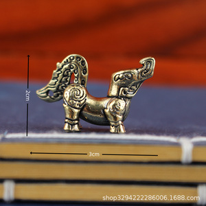 Llavero Colgante de Latón Dingtong Sanxingdui, Figura de <span class=keywords><strong>Bestia</strong></span> Divina de Pie, Regalo Pequeño de Tendencia Nacional - Product Image 2