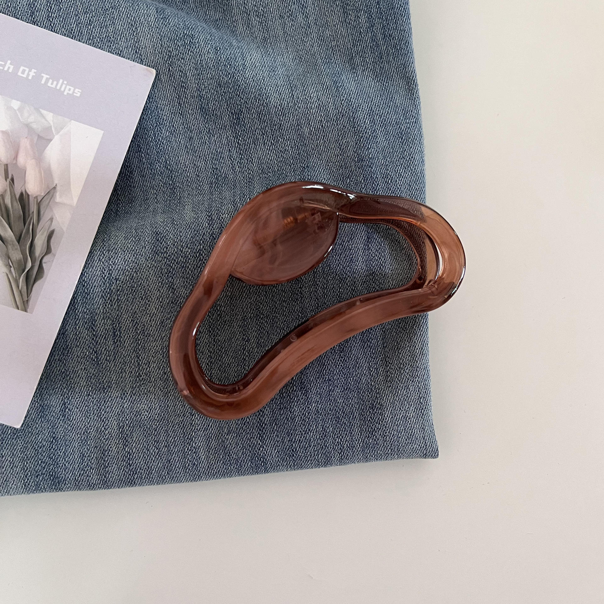 สีน้ำตาล