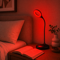 Lumière rouge saine 620 ~ 630/660/670nm Soins des yeux Luminosité à 3 niveaux Lampe de bureau/table à LED alimentée par batterie pour la lecture, l'étude et le travail