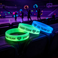 Bracelet en silicone OEM/ODM, luminescent dans le noir, souple, étanche, personnalisé avec logo pour promotions et cadeaux