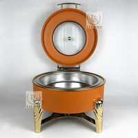 Plat à chafing rond en acier inoxydable de 6 L, finition peinture orange et pieds plaqués or, chauffe-plats de buffet avec couvercle en verre visible pour banquets d'hôtel
