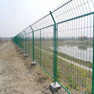 Clôture en treillis métallique galvanisé très vendue pour vergers, fermes et barrières <span class=keywords><strong>de</strong></span> <span class=keywords><strong>sécurité</strong></span> extérieures pour l'agriculture - Product Image 6