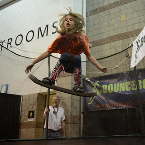 Vente en gros usine 2026 : Équipement sportif extérieur en mousse EVA pour parcs de trampolines, gymnases commerciaux, écoles maternelles et trampolines pour tout-petits, et planches à roulettes pour enfants - Product Image 5