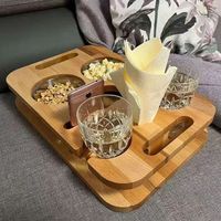 Plateau d'accoudoir de canapé en bambou à texture naturelle avec support pour téléphone, table d'accoudoir pliable en bois pour boissons, télécommande et collations