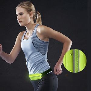 Ceinture réfléchissante LED avec lumière blanc chaud, protection IP20 et angle de faisceau de 120° pour la marche et la course nocturnes en toute sécurité - Product Image 2