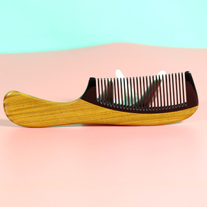 Peine para el cabello de madera de sándalo verde con forma de U de cuerno de buey, multifunción para uso doméstico y masajes, 15-20 cm - Product Image 4