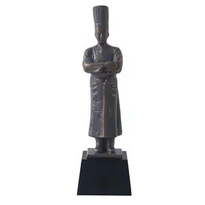 Noble Manufacturer Creative Resin Chef Cooker Love Figure Business Gifts Personalized Logo Restaurant Trophy Award Hand Crafts