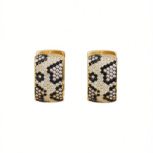 Orecchini a Cerchio Dorati E4599 con Diamanti Taglio Brillante Rotondo, Gioielli di Lusso da Donna con Micro Incastonature Geometriche - Product Image 1