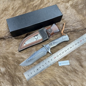 Couteau Bowie en acier Damas ZR11R, pommeau en acier, manche ergonomique en bois massif, couteau de chasse et de bushcraft VG10, étui en cuir fin - Product Image 4