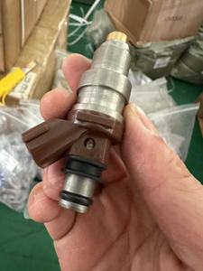Inyector de Combustible Automotriz OEM 2325075050, OEM 23250-75050 para Toyota HILUX RZN HIACE <span class=keywords><strong>RCH</strong></span> 3RZFE 2.7L - Product Image 3