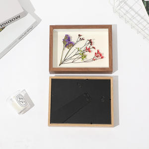 Caja de madera colgante <span class=keywords><strong>para</strong></span> pared, Marco conmemorativo de 5x7, 8x8 pulgadas <span class=keywords><strong>para</strong></span> recuerdos de bebé, foto de boda, caja de sombra de madera blanca, estuche de exhibición, venta al por mayor - Product Image 3