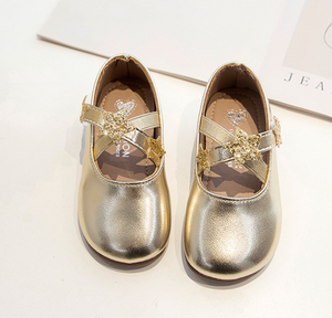 Chaussures plates d'été en cuir PU pour filles, avec lanières croisées et étoiles scintillantes, vente en gros - Product Image 2