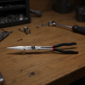 Alicates de 115 Cl con Punta Larga y Mango Negro para Trabajos de Precisión - Product Image 3